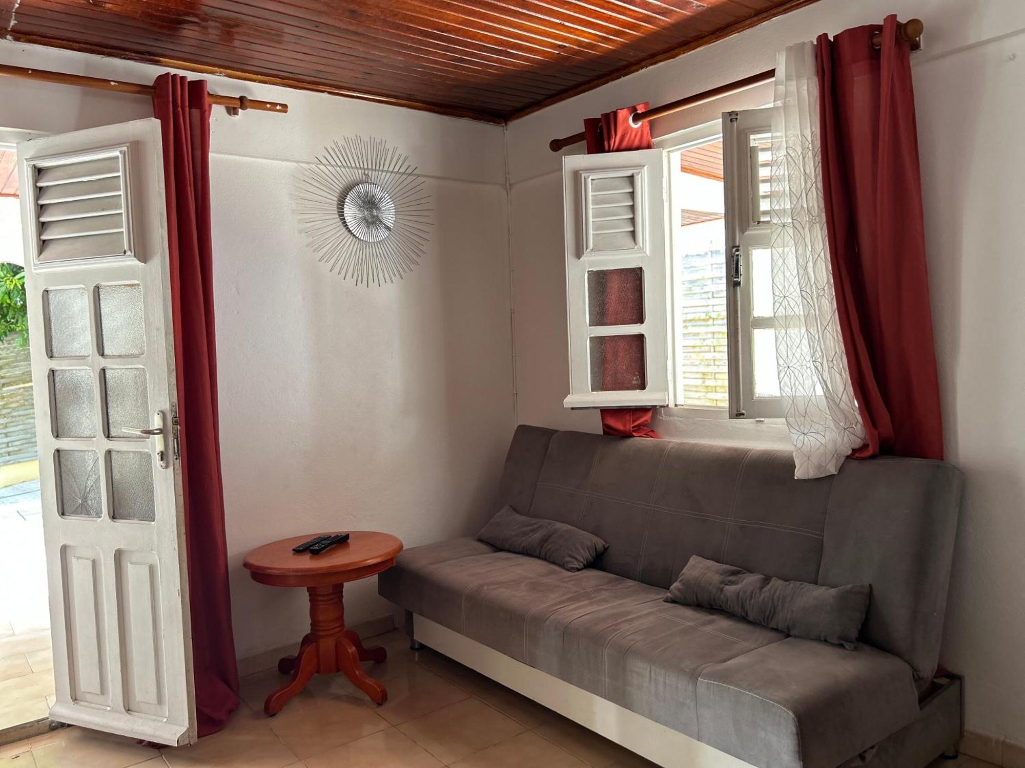 Villa A Louer A Sainte-Anne En Martinique Экстерьер фото